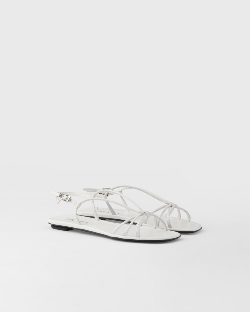 Sandales Prada plates cuir blanc stylisme PointeMag juin 2025