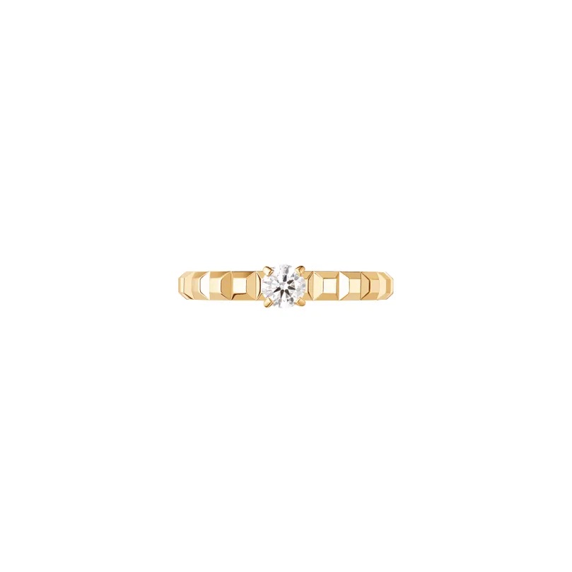 bague solitaire boucheron clou or, stylisme PointeMag